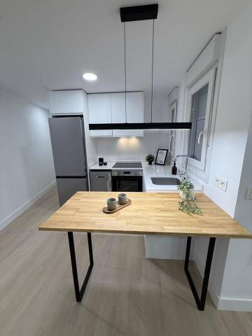 Piso en Alquiler en De Emilio Castelar en La Granja