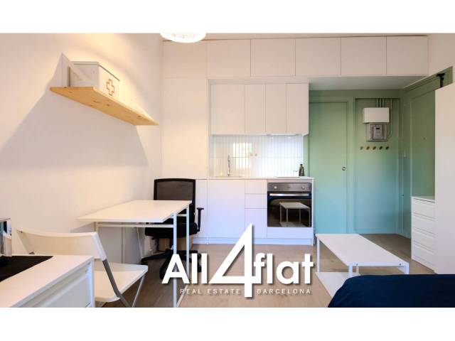 Estudio en Alquiler en El Poble Sec - Parc de Montjuïc