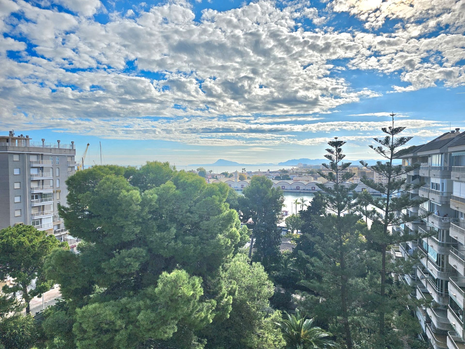 Vista exterior de Ático en venta en Gandia con Aire acondicionado, Terraza y Trastero