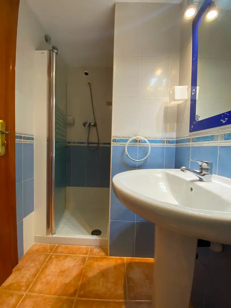 Baño de Piso en venta en Blanes con Aire acondicionado, Calefacción y Amueblado