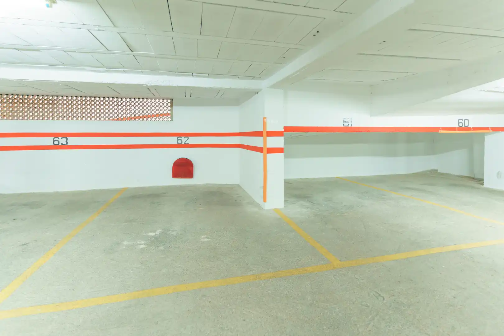 Parking de Piso en venta en Almonte con Terraza, Trastero y Amueblado