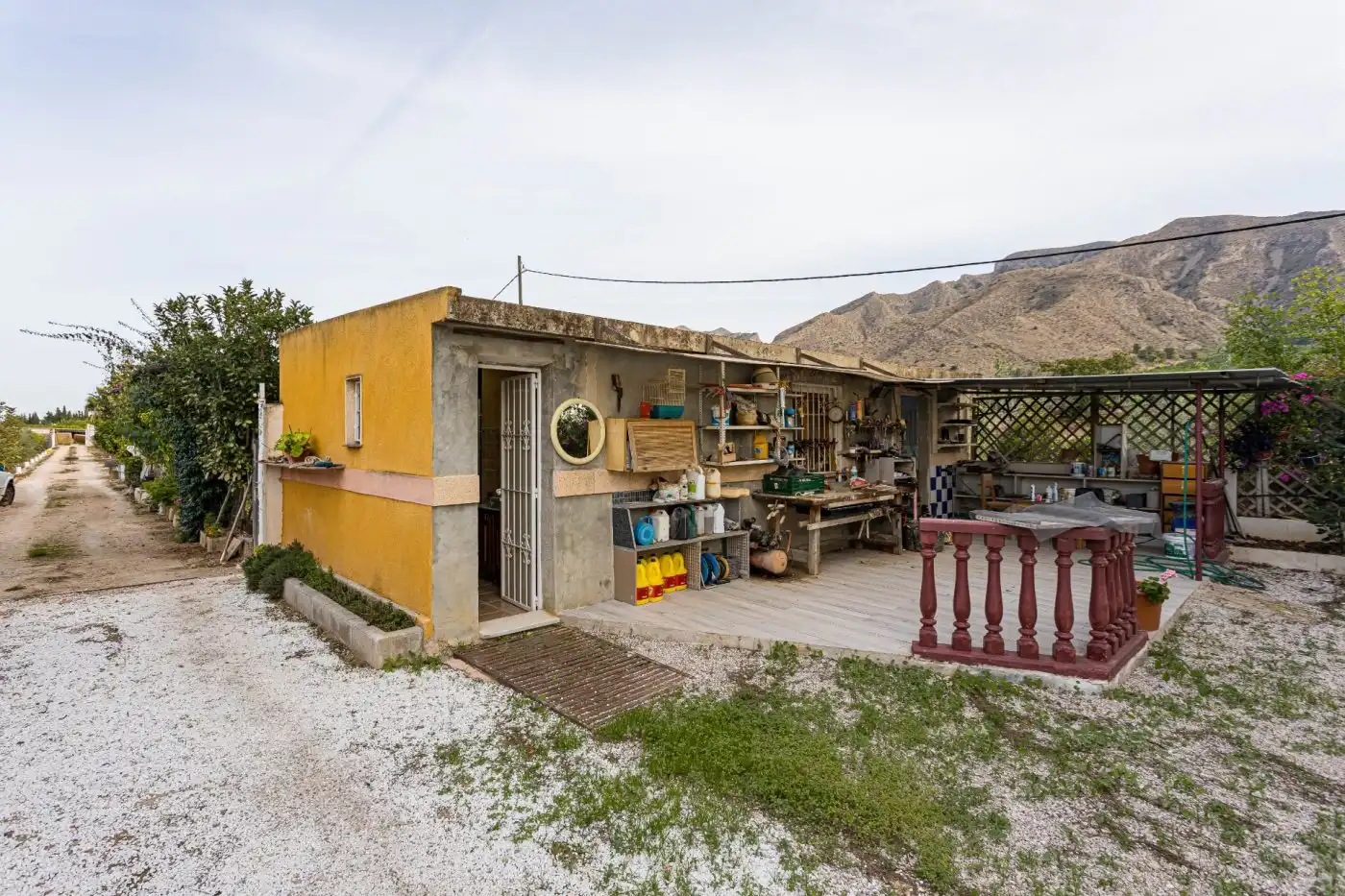 Vista exterior de Casa o xalet en venda en Orihuela amb Jardí privat, Traster i Piscina