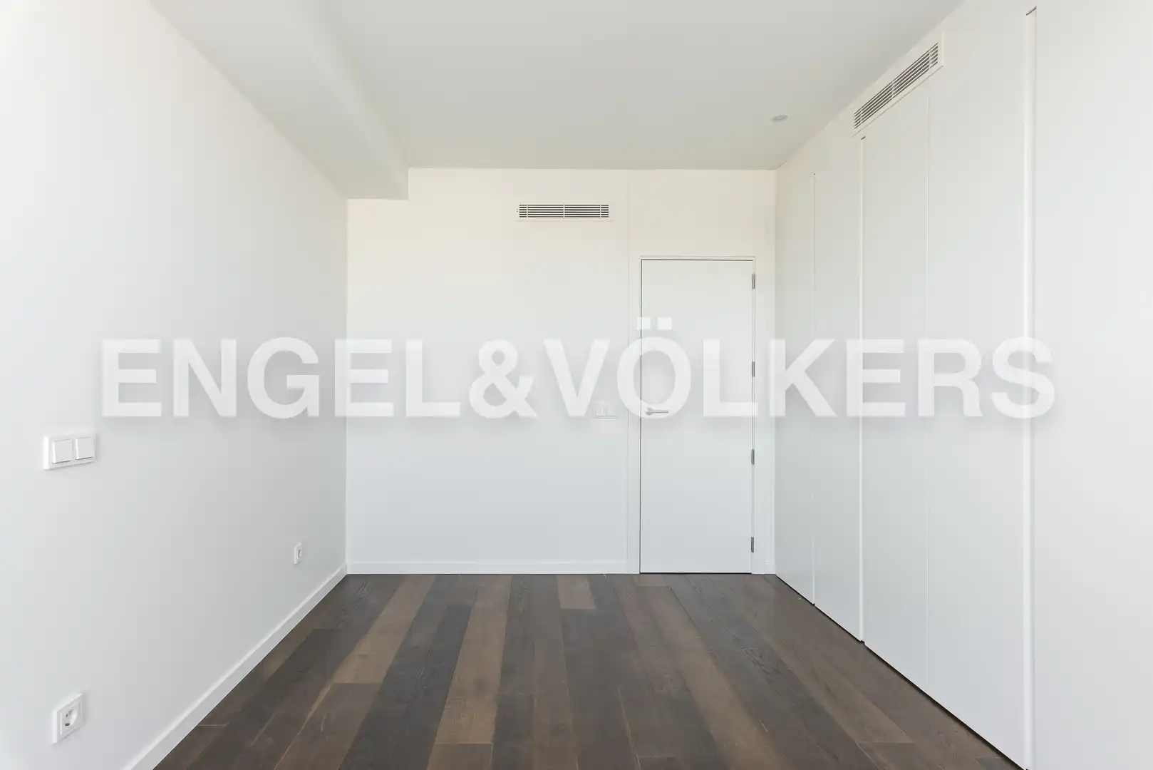 Dormitori de Apartament en venda en Madrid amb Aire condicionat, Calefacció i Piscina