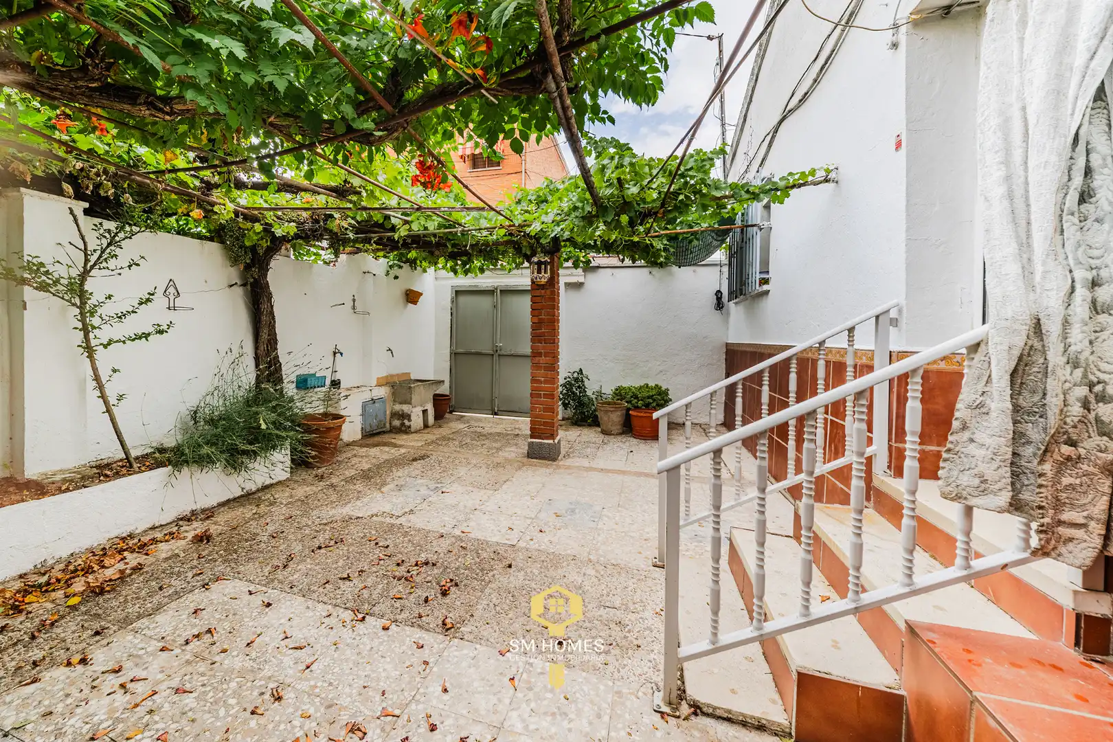Jardí de Casa adosada en venda en Mejorada del Campo amb Calefacció, Jardí privat i Terrassa