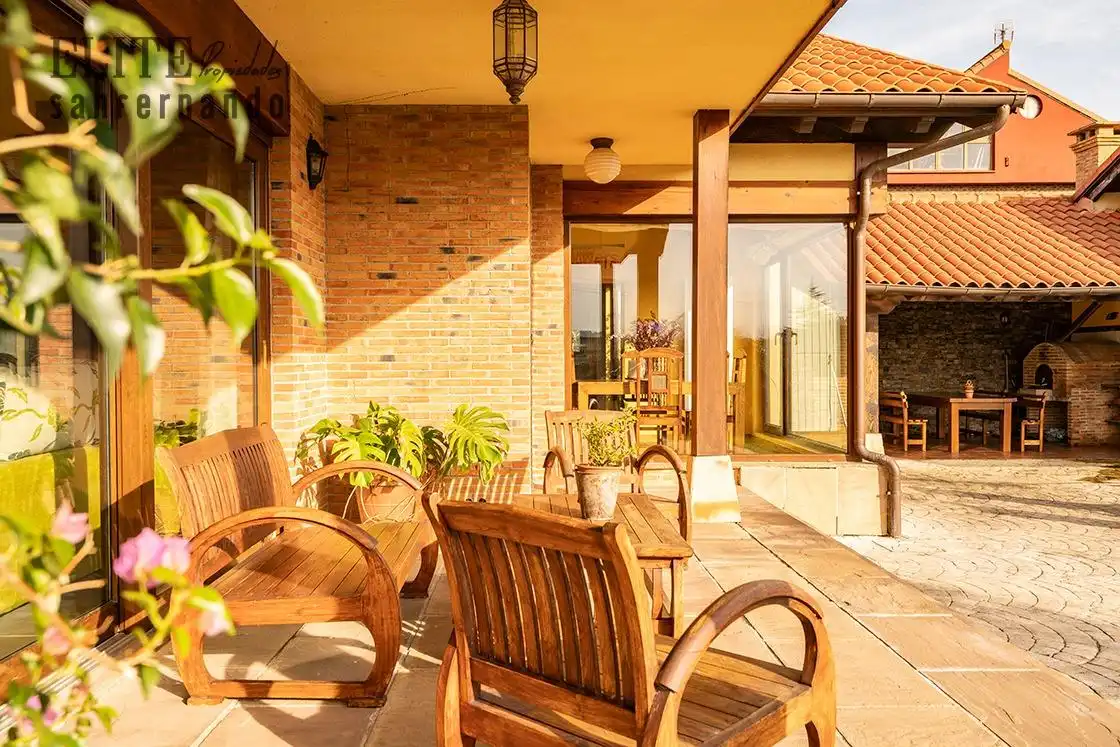 Terrassa de Casa o xalet en venda en Santillana del Mar amb Calefacció, Jardí privat i Piscina