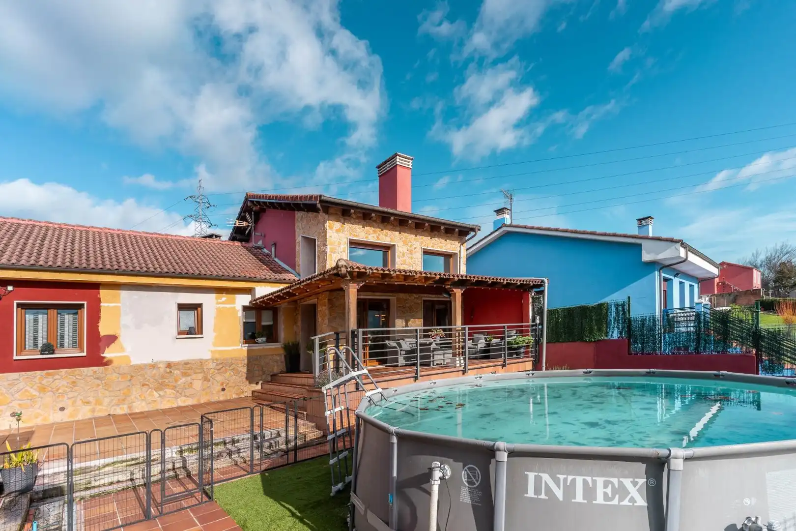 Piscina de Casa o xalet en venda en Langreo amb Calefacció, Jardí privat i Terrassa