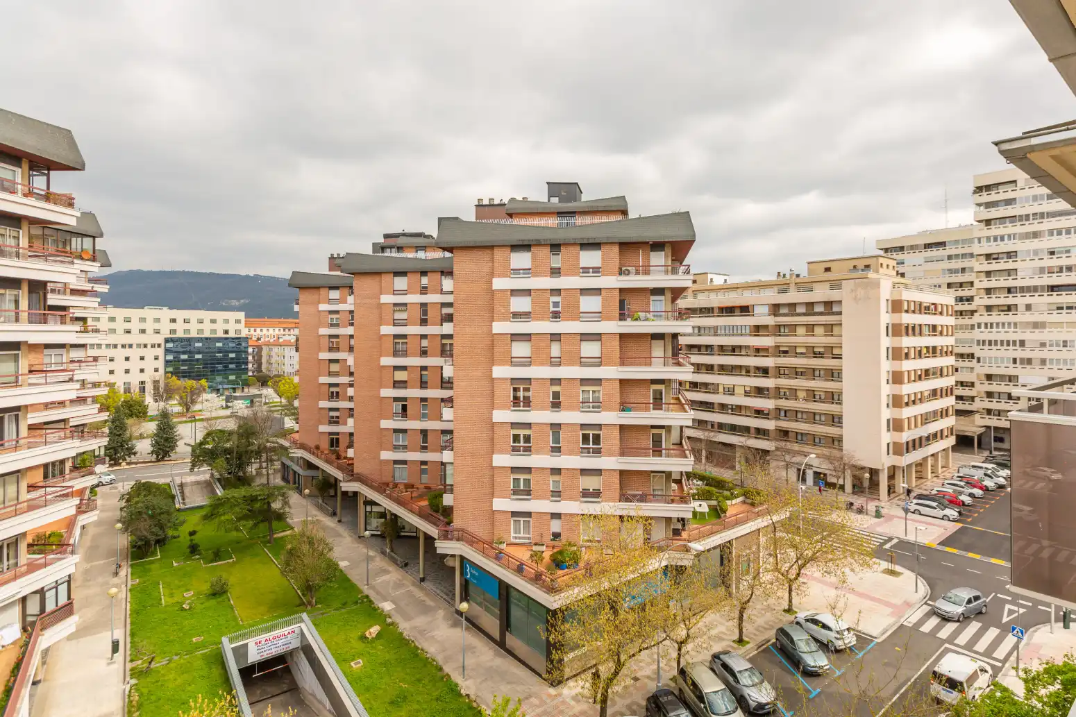 Vista exterior de Piso en venta en  Pamplona / Iruña con Calefacción, Parquet y Terraza