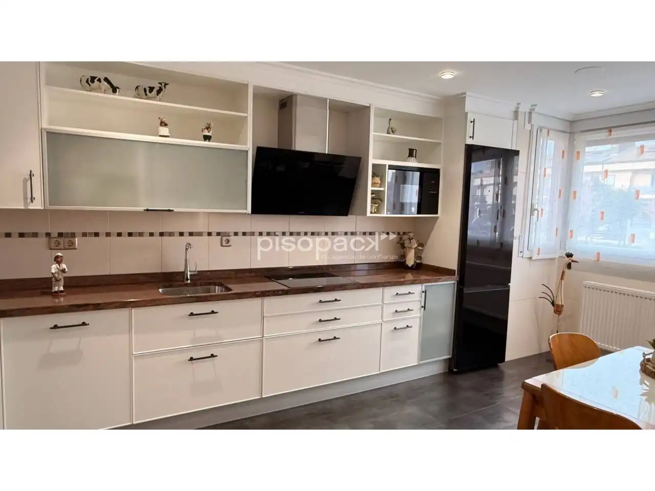 Cocina de Casa adosada en venta en Berrioplano / Berriobeiti con Calefacción, Jardín privado y Parquet