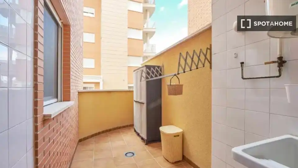 Balcony of Flat for share in Murcia  with Air Conditioner, Heating and Furnished