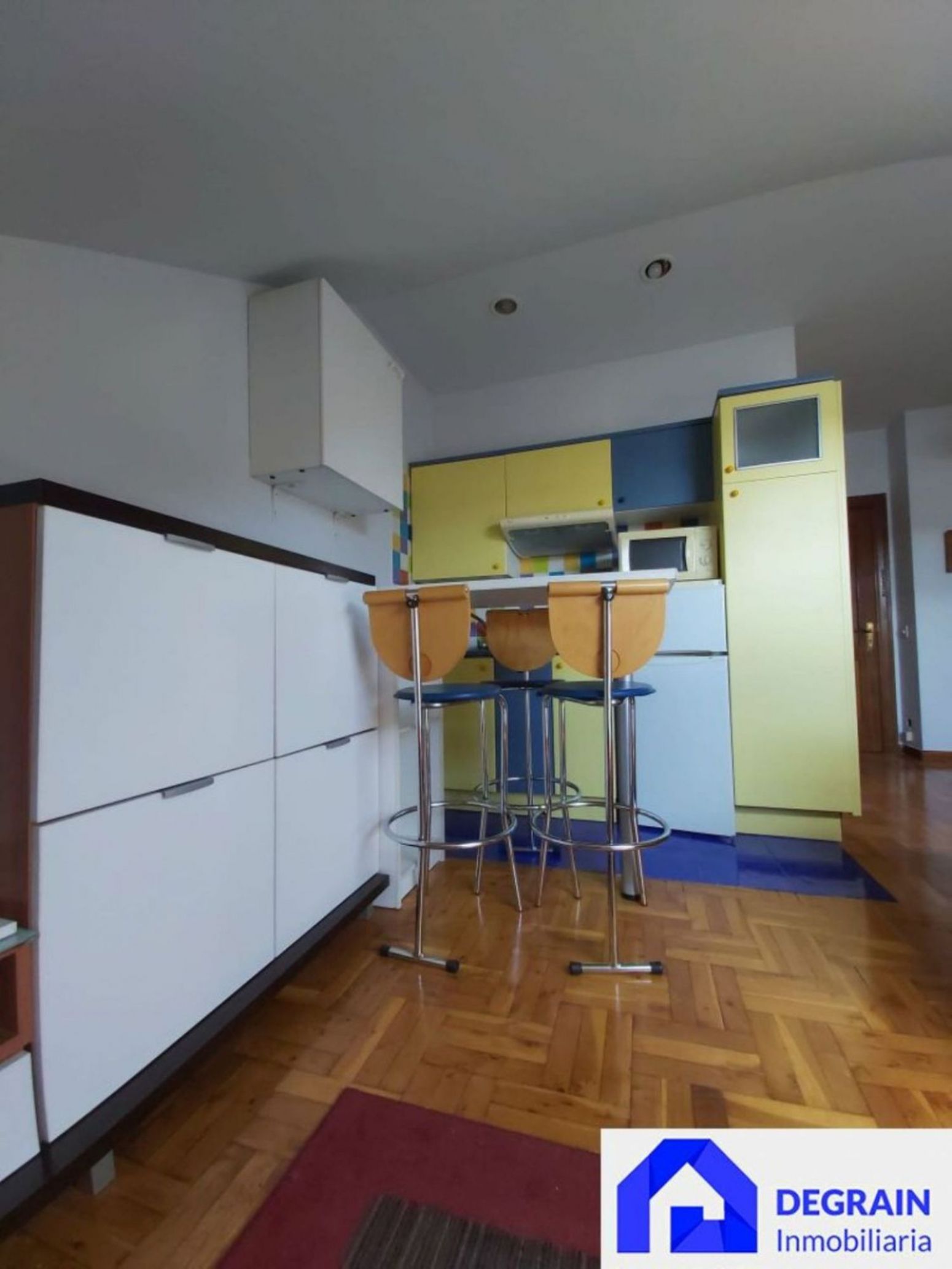 Cuina de Pis en venda en Oviedo  amb Calefacció