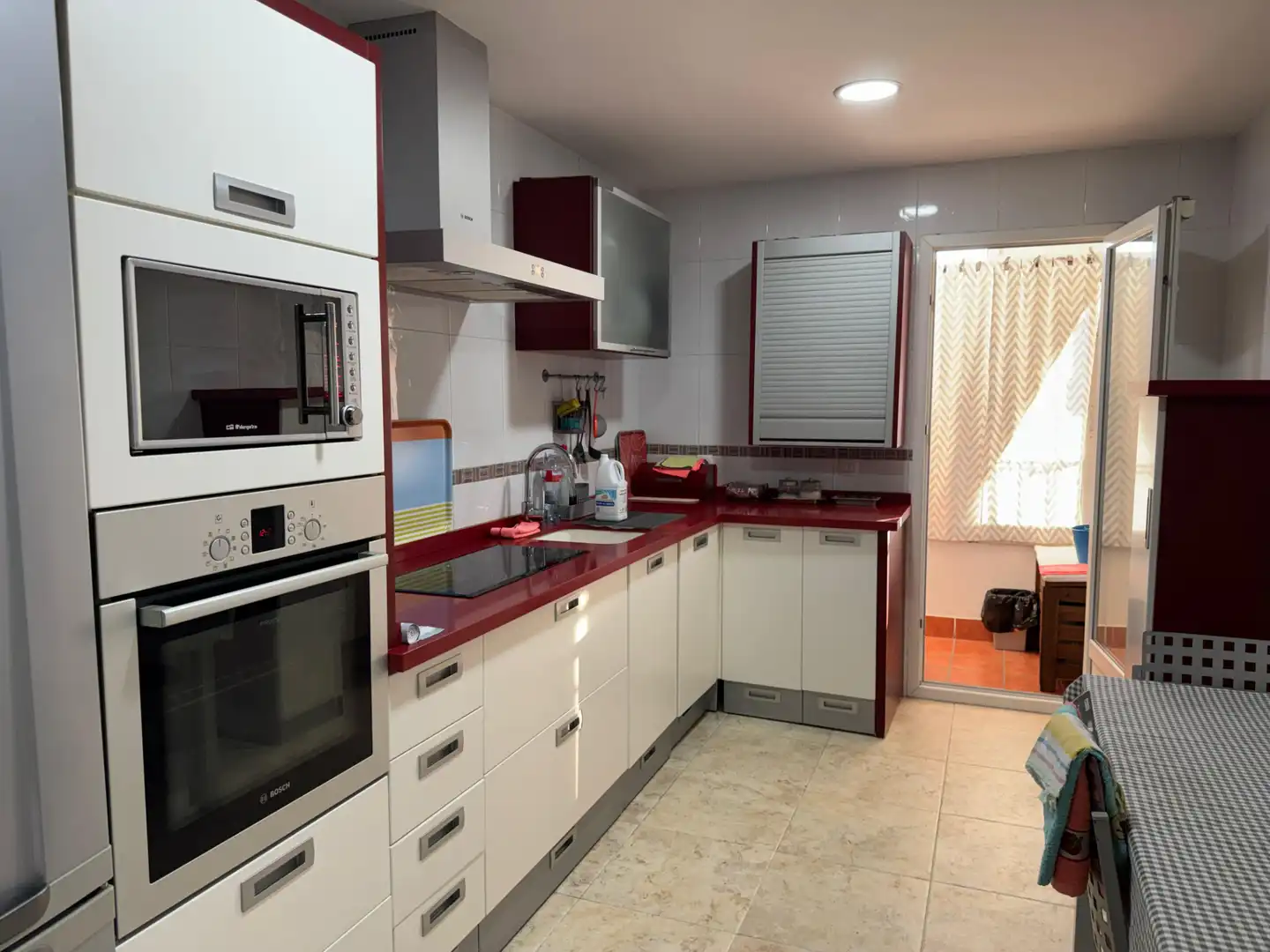 Cocina de Dúplex en venta en Alcázar de San Juan con Aire acondicionado, Calefacción y Amueblado