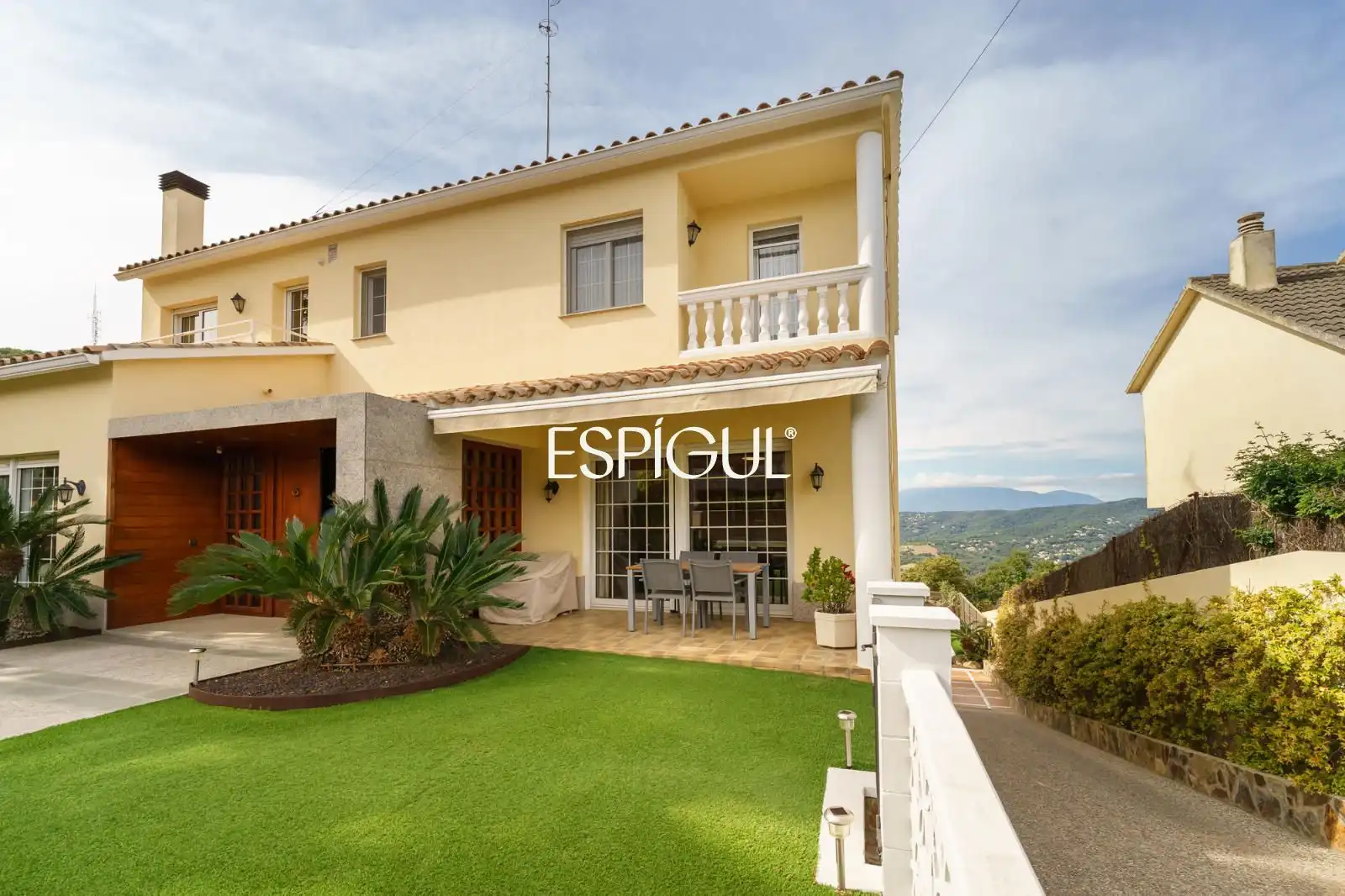 Vista exterior de Casa o xalet en venda en Dosrius amb Calefacció, Jardí privat i Terrassa