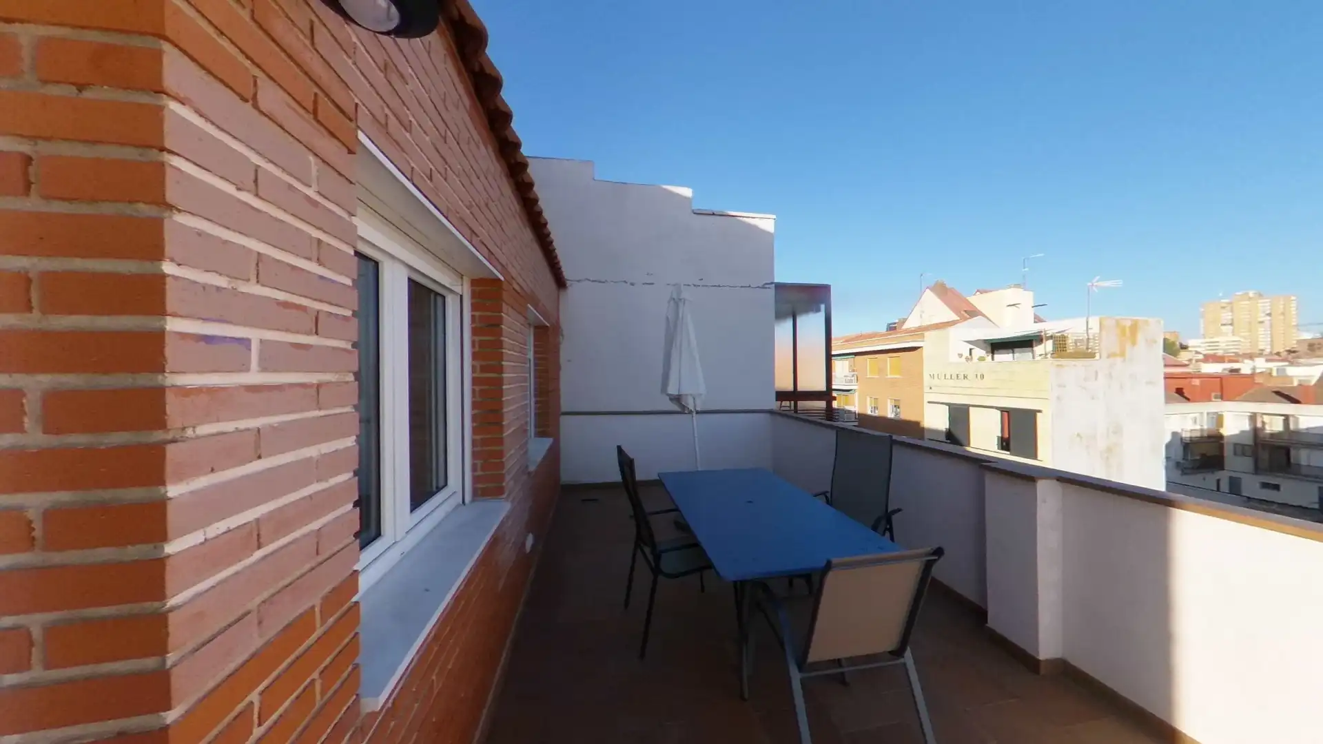 Flat for rent in Calle de Gonzalo Herrero, Valdeacederas