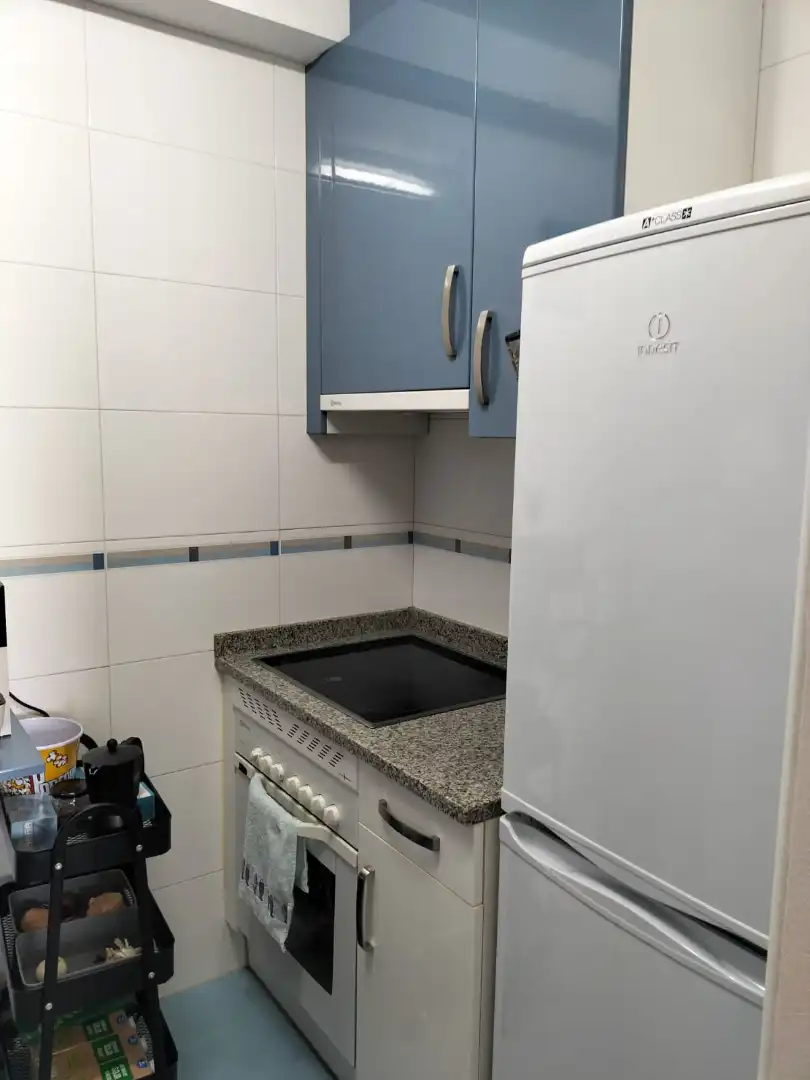 Cuina de Apartament en venda en Oviedo  amb Calefacció, Parquet i Traster