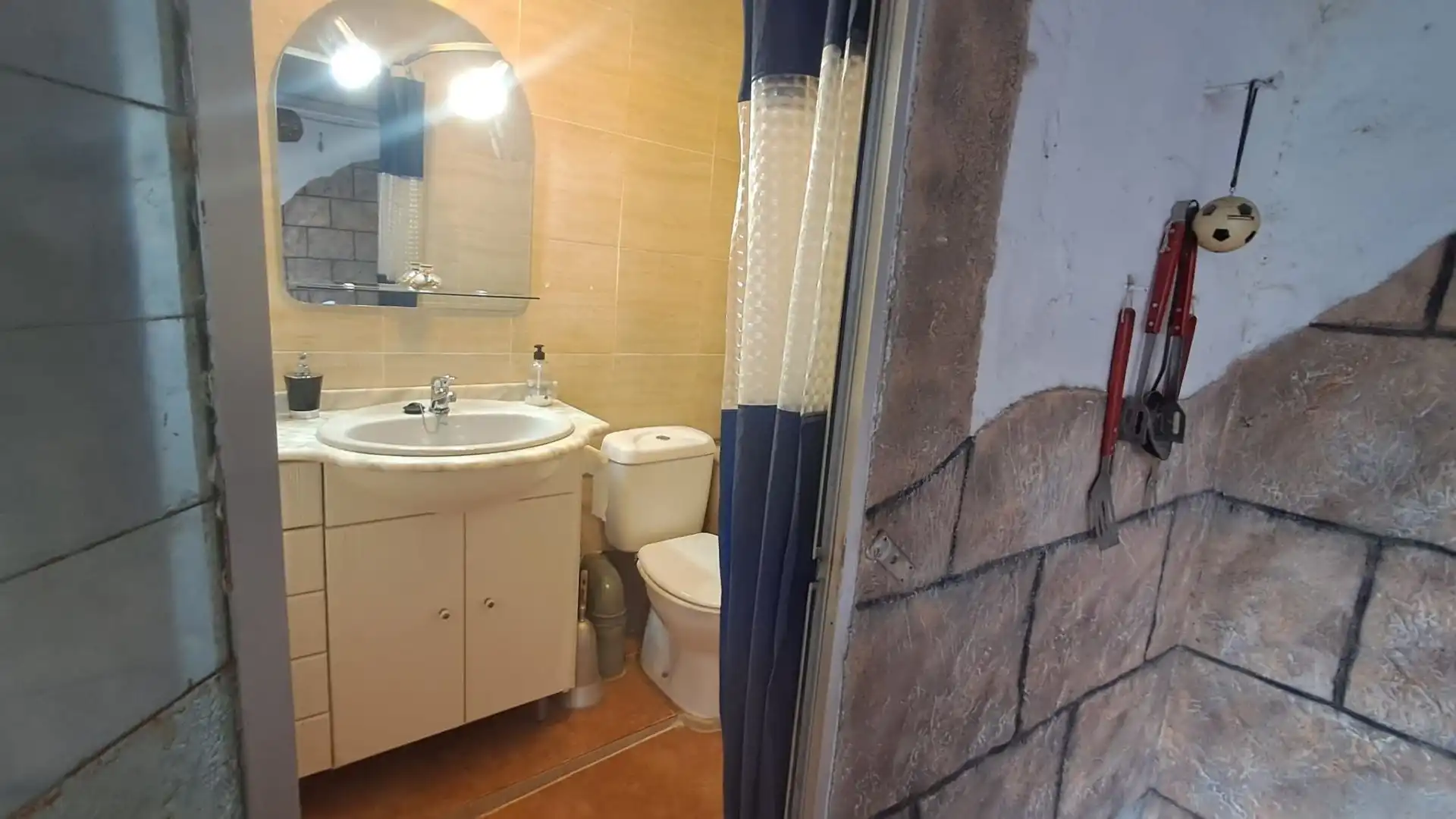 Badezimmer von Haus oder Chalet zum Verkauf in Pueyo de Santa Cruz mit Klimaanlage, Heizung und Privatgarten