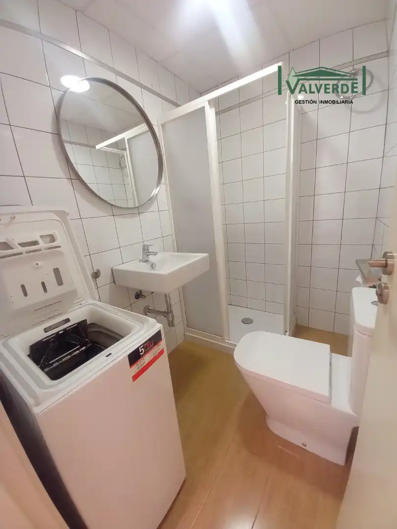 Bathroom of Apartments for rent in Granada  with Air Conditioner, Heating and Furnished