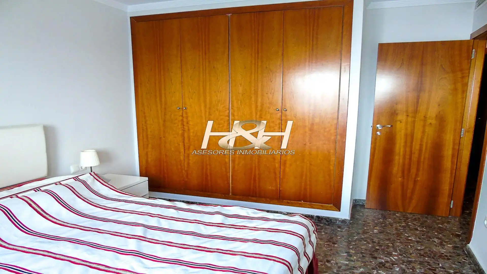 Habitación de Dúplex de alquiler en Burjassot con Aire acondicionado, Calefacción y Terraza
