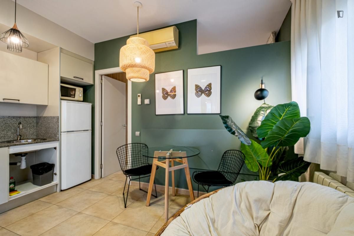 Study to rent in Sants