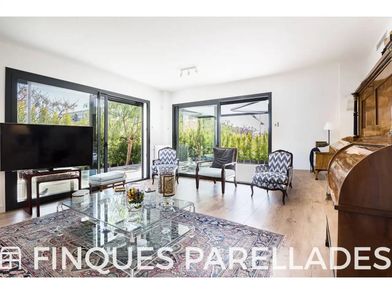 Sala de estar de Piso en venta en Sitges con Aire acondicionado, Calefacción y Jardín privado