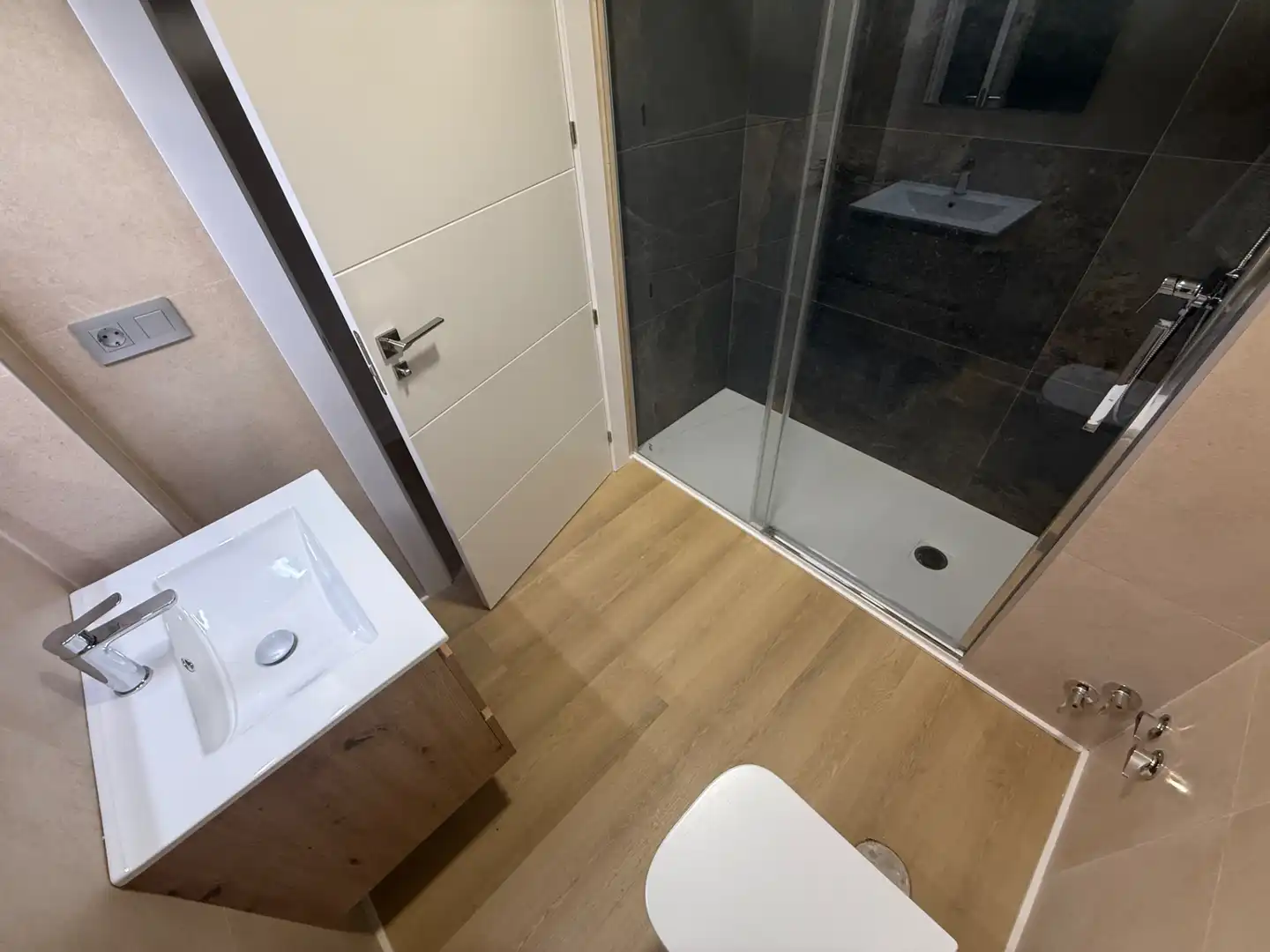 Baño de Piso de alquiler en Jaén con Aire acondicionado, Calefacción y Amueblado