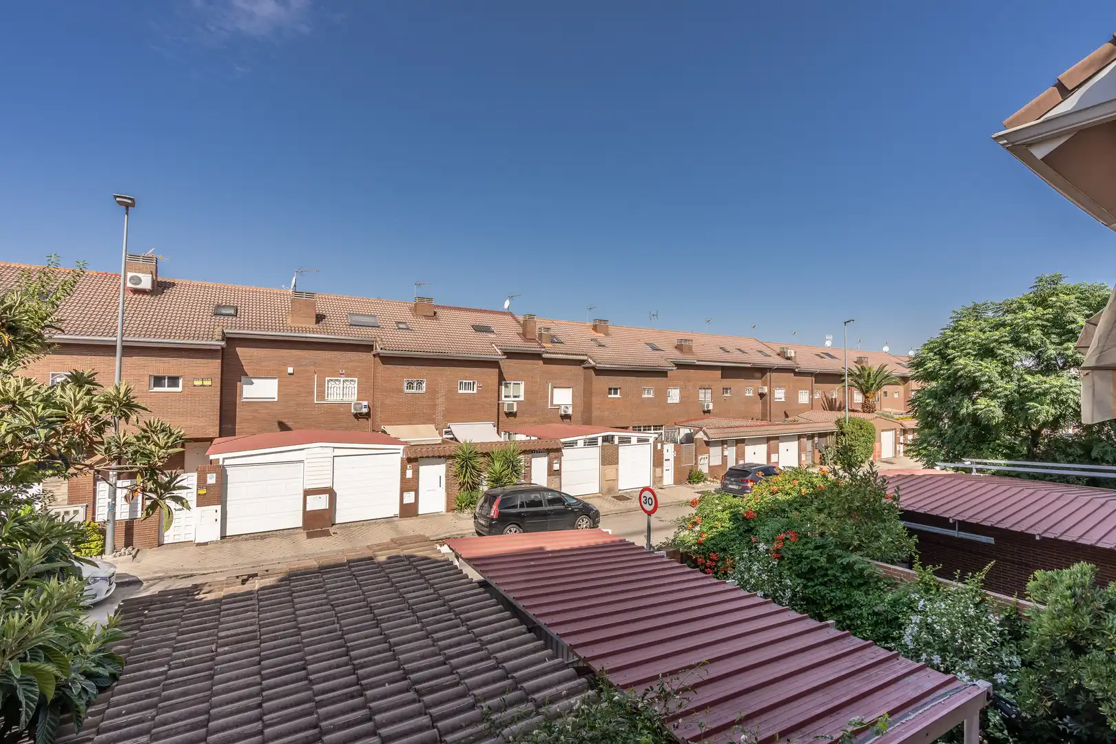 Vista exterior de Casa o xalet en venda en Rivas-Vaciamadrid amb Aire condicionat, Calefacció i Terrassa