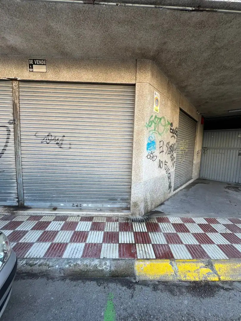Gewerbefläche zum Verkauf in Carrer Narcis Monturiol 100, imagen 3