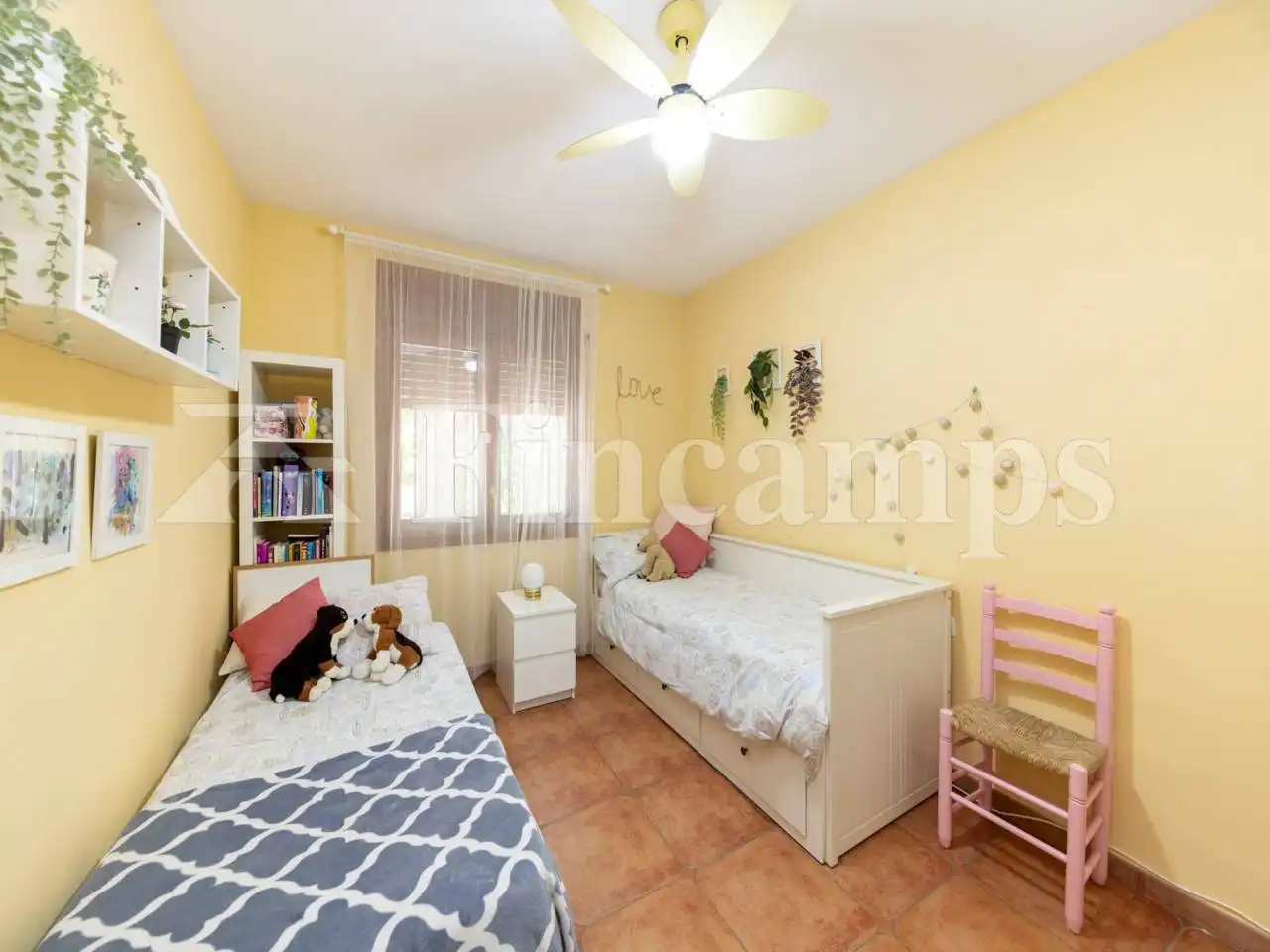 Schlafzimmer von Haus oder Chalet zum Verkauf in Cerdanyola del Vallès mit Klimaanlage, Heizung und Privatgarten