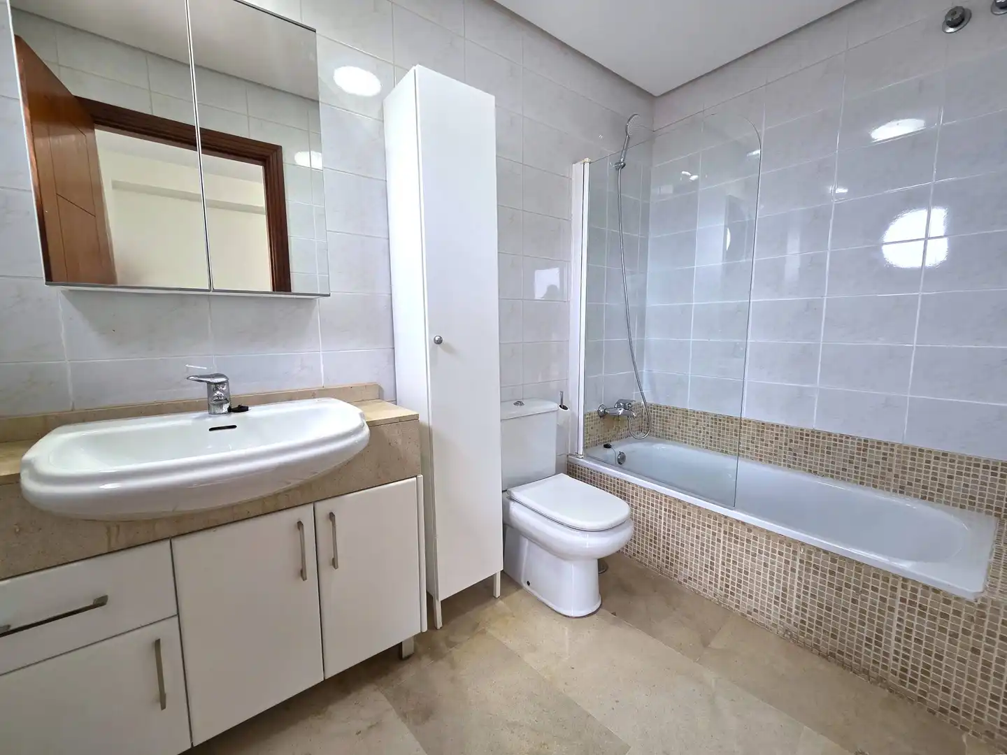 Badezimmer von Wohnung zur Miete in Las Palmas de Gran Canaria mit Privatgarten, Abstellraum und Möbliert