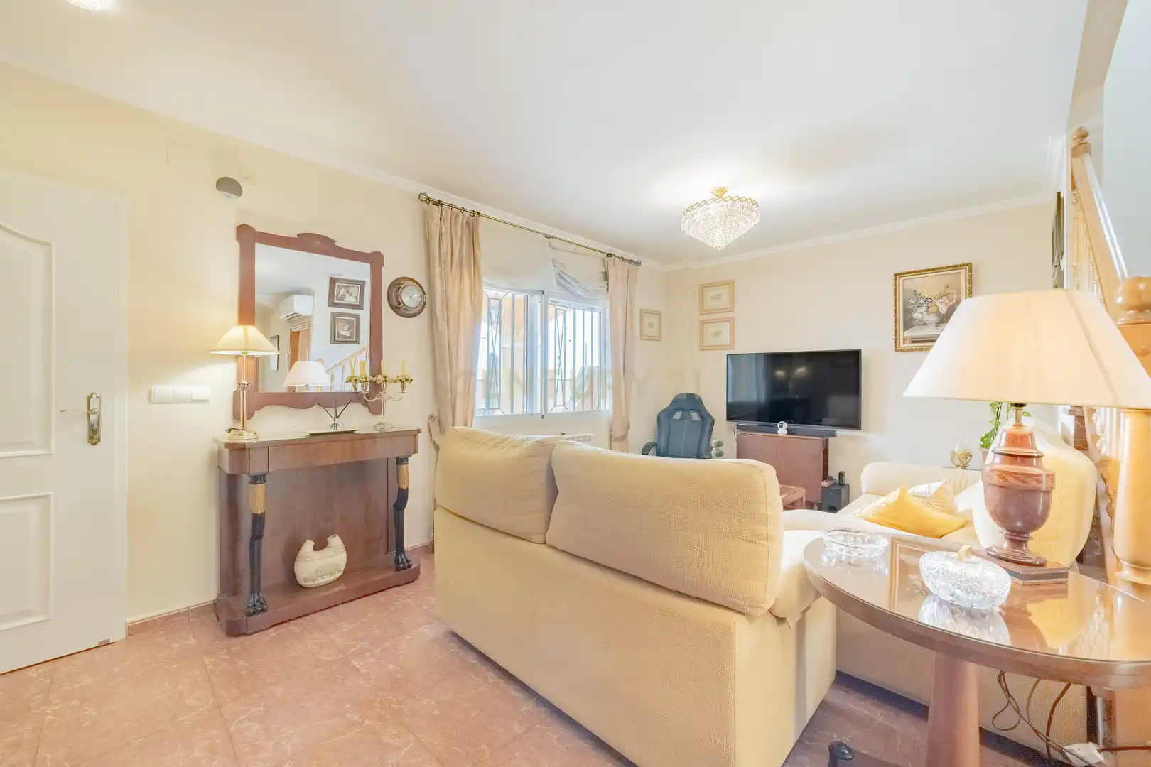 Sala de estar de Casa adosada en venta en Náquera con Trastero, Piscina y Horno