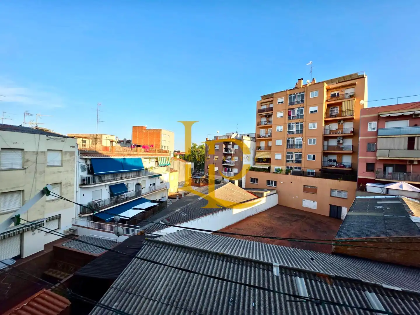 Exterior view of Flat for sale in Sabadell  with Air Conditioner
