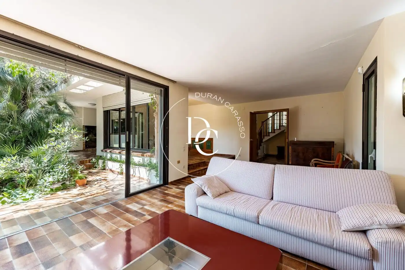 Sala d'estar de Casa o xalet en venda en Cubelles amb Aire condicionat, Calefacció i Jardí privat
