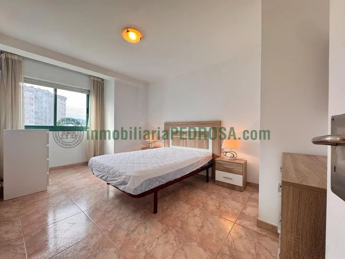 Schlafzimmer von Wohnungen zum Verkauf in Pontevedra Capital  mit Heizung und Möbliert