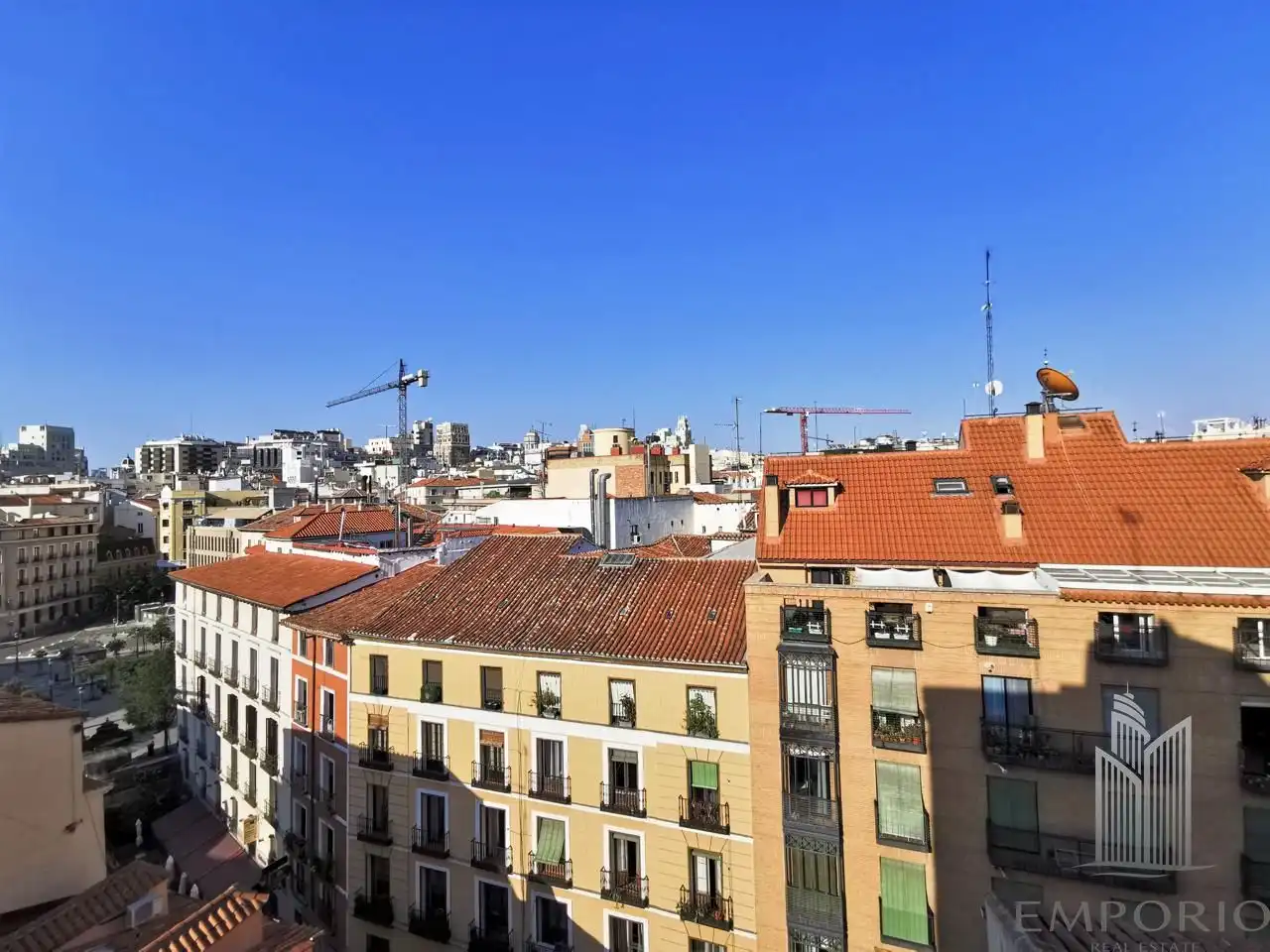 Flat for rent in Del Espejo, Palacio