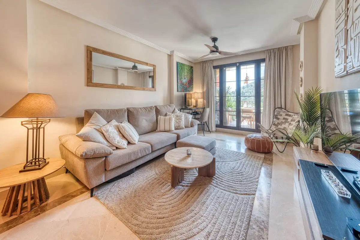 Living room of Apartments for rent in Benahavís  with Air Conditioner, Terrace and Community pool