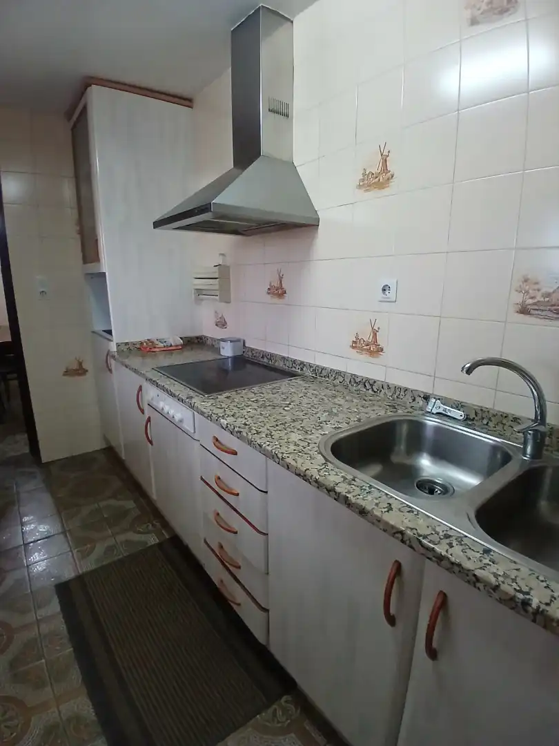 Room in Calle Florian Rey, 31, La Almunia de Doña Godina