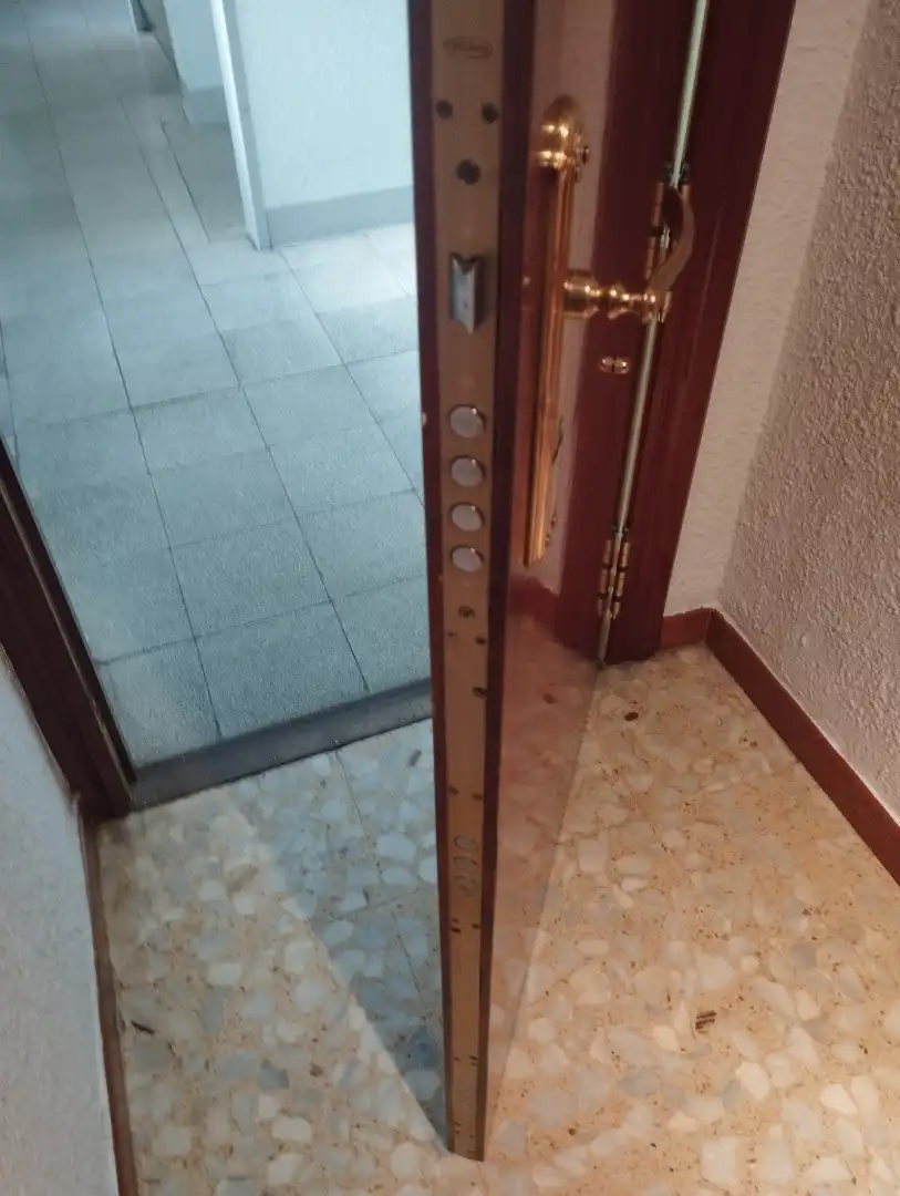 Wohnung zum Verkauf in Zaragoza mit Heizung, Terrasse und Möbliert