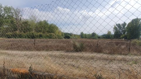FINCA CON NAVE DE APEROS Y BALSA A 1KM. DE GUADIX, immagine 3