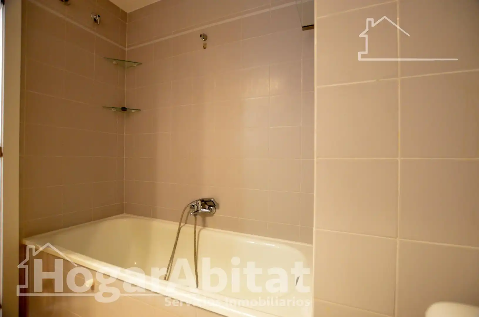 Bathroom of Flat for sale in Gandia  with Parquet flooring and Balcony