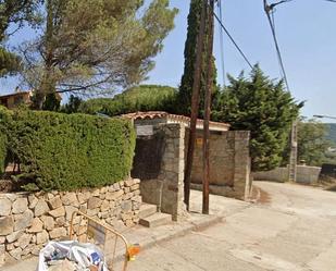 Vista exterior de Casa o xalet en venda en Mataró amb Jardí privat, Terrassa i Piscina