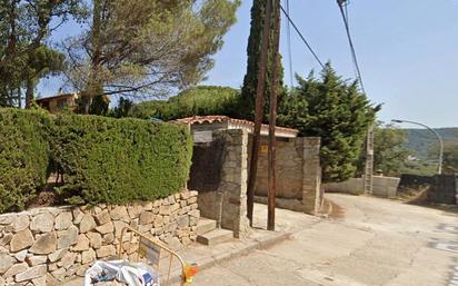 Vista exterior de Casa o xalet en venda en Mataró amb Terrassa i Piscina