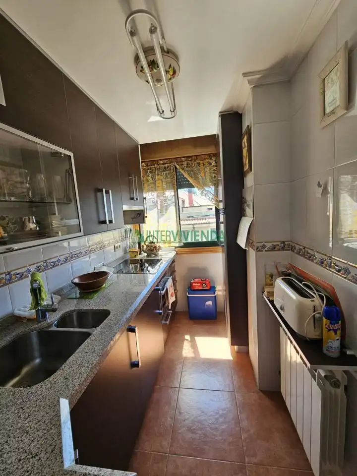 Cuina de Pis en venda en A Cañiza   amb Calefacció i Parquet