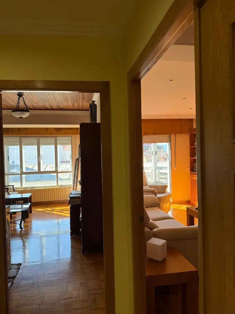 Sala d'estar de Pis en venda en Vilagarcía de Arousa amb Calefacció, Parquet i Moblat