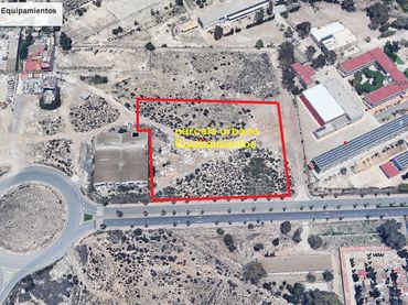 Terreno industrial en venta en Avenida Fernando III el Santo 16