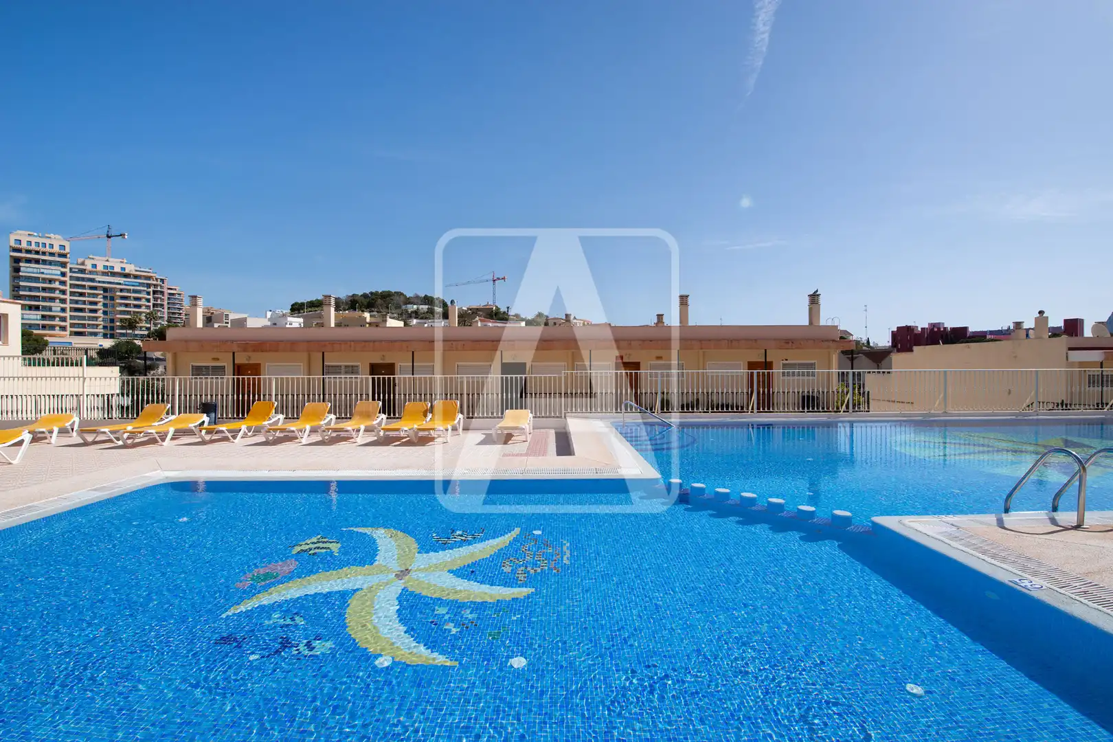 Piscina de Apartament en venda en Calpe / Calp amb Aire condicionat, Terrassa i Traster