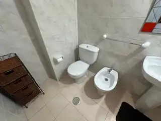 Badezimmer von Wohnung zur Miete in Vega de Infanzones mit Heizung, Parkett und Terrasse
