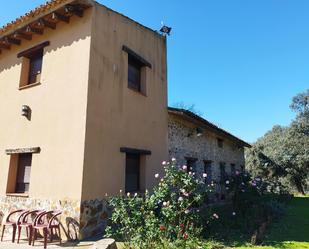 Außenansicht von Country house zum verkauf in Almadén de la Plata mit Privatgarten