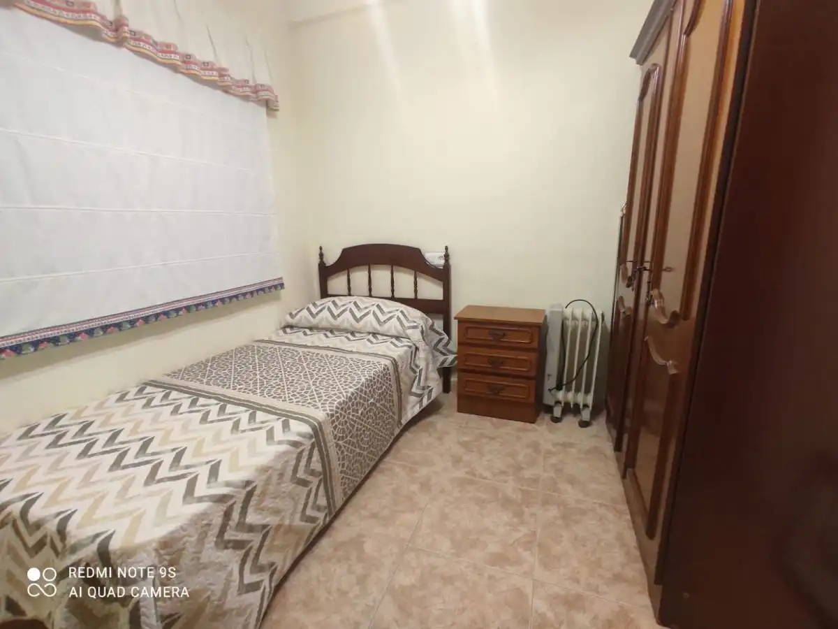Schlafzimmer von Wohnung zur Miete in Jaén mit Möbliert