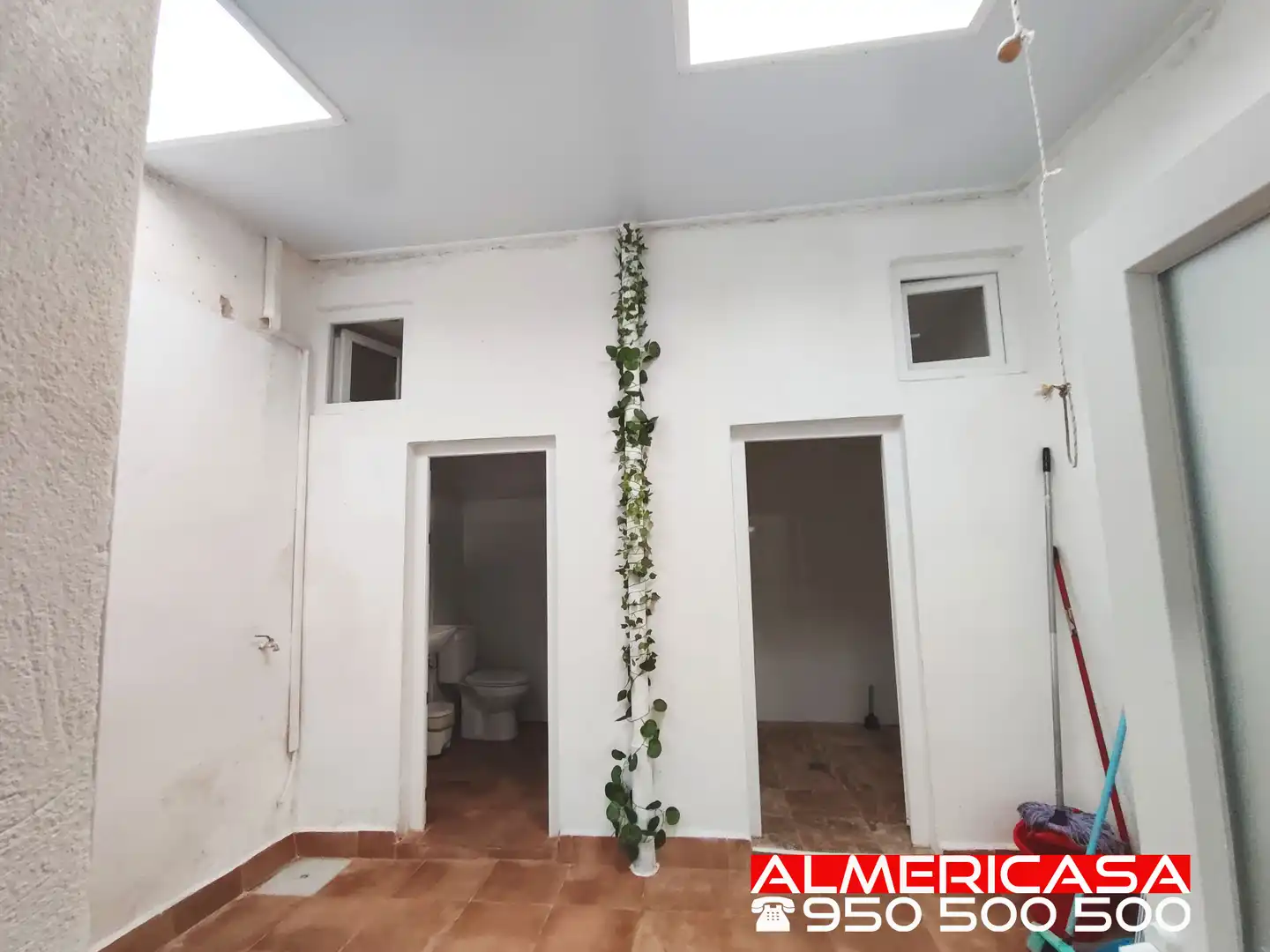 Casa adosada en venta en Almería con Jardín privado