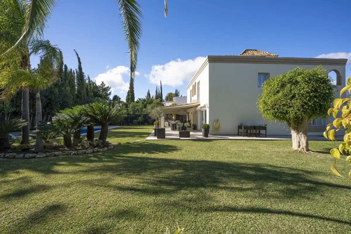 Chalet con piscina en venta en Nueva Andalucía, imagen 5