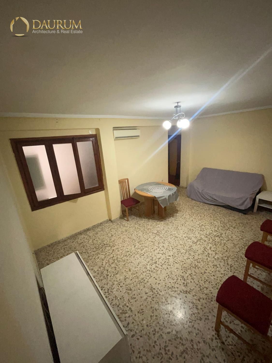 Flat for sale in  Valencia Capital  with Air Conditioner and Terrace